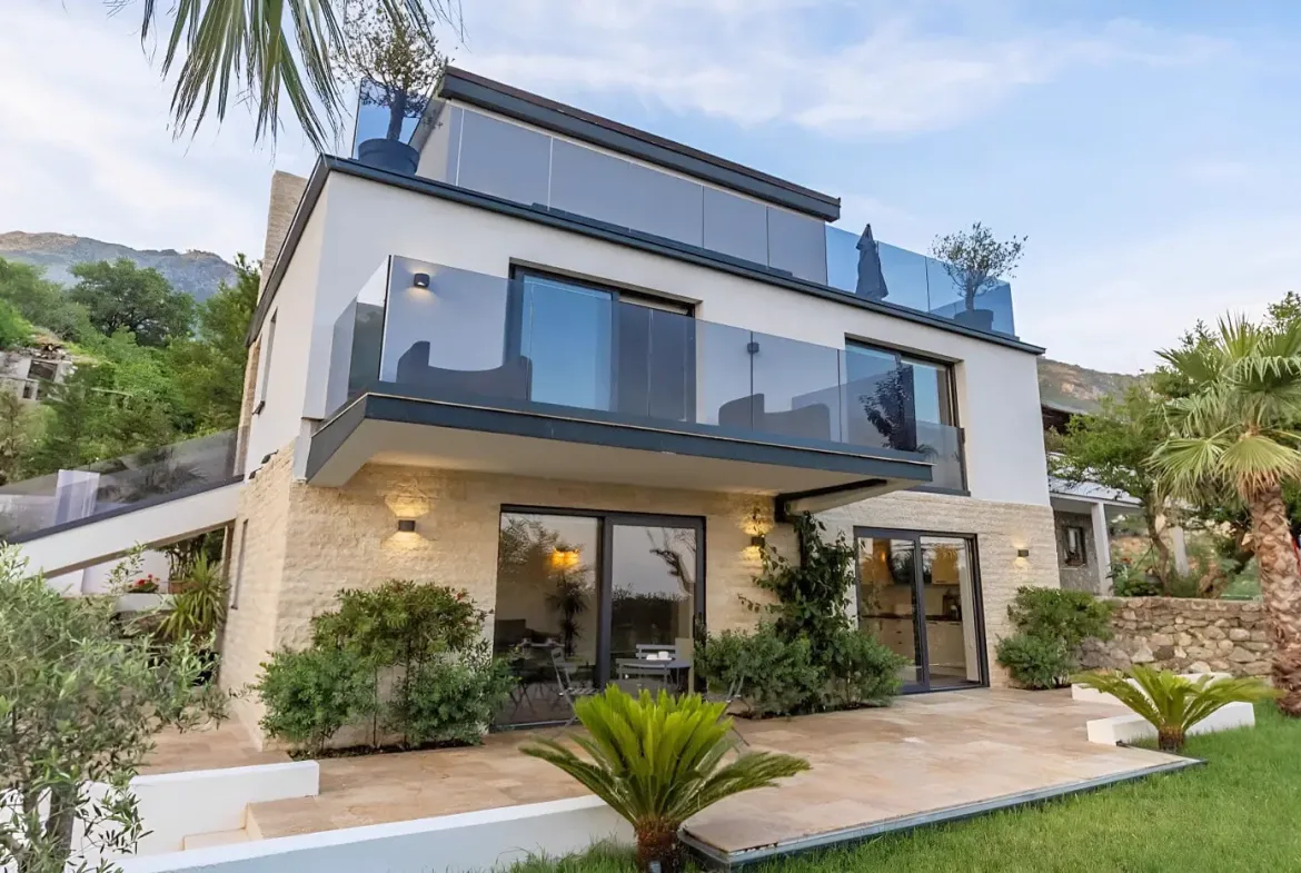 Contemporary villa with 8 bedrooms, Markovići, Budva