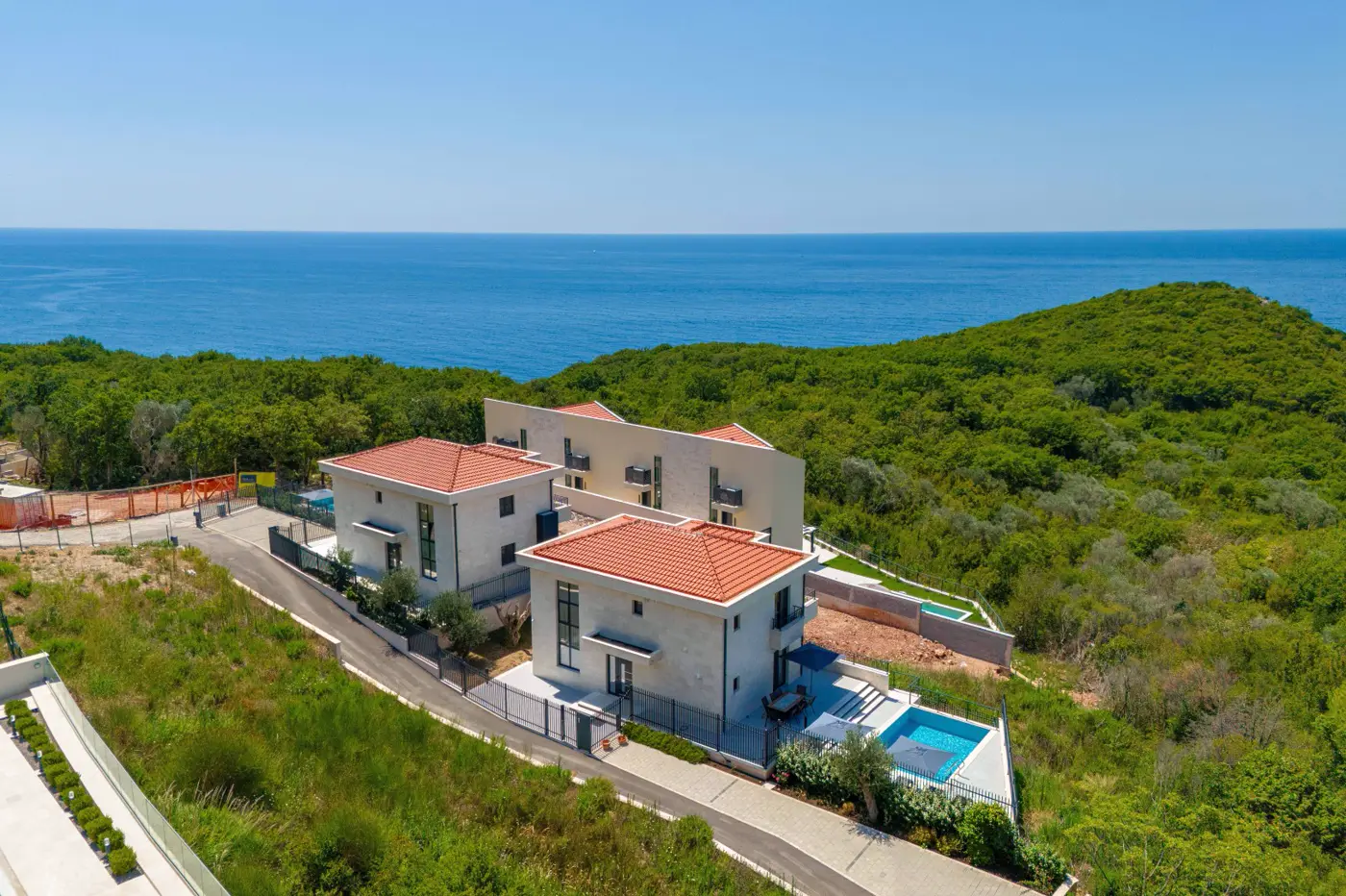 01-47 New furnished villa with pool, Reževići, Budva
