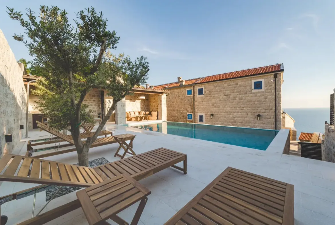 Stone villa with swimming pool, Reževići, Budva