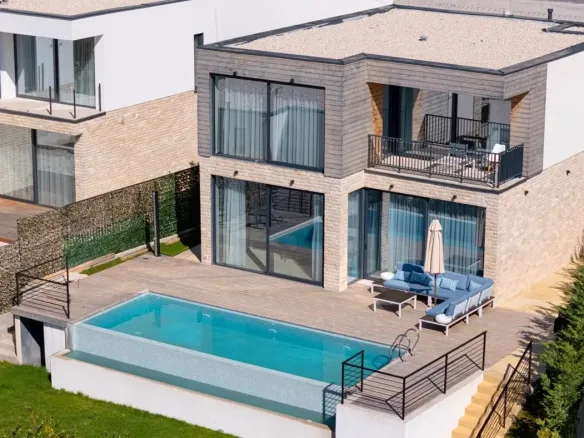 Newly built four-room villa with a pool and a view of the Tivat Bay, Kavač, Kotor