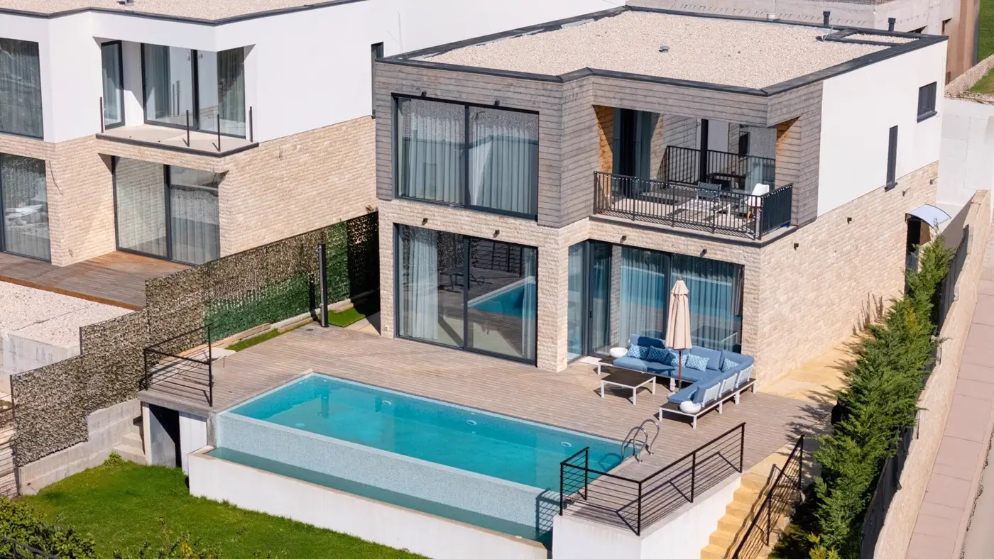 Newly built four-room villa with a pool and a view of the Tivat Bay, Kavač, Kotor