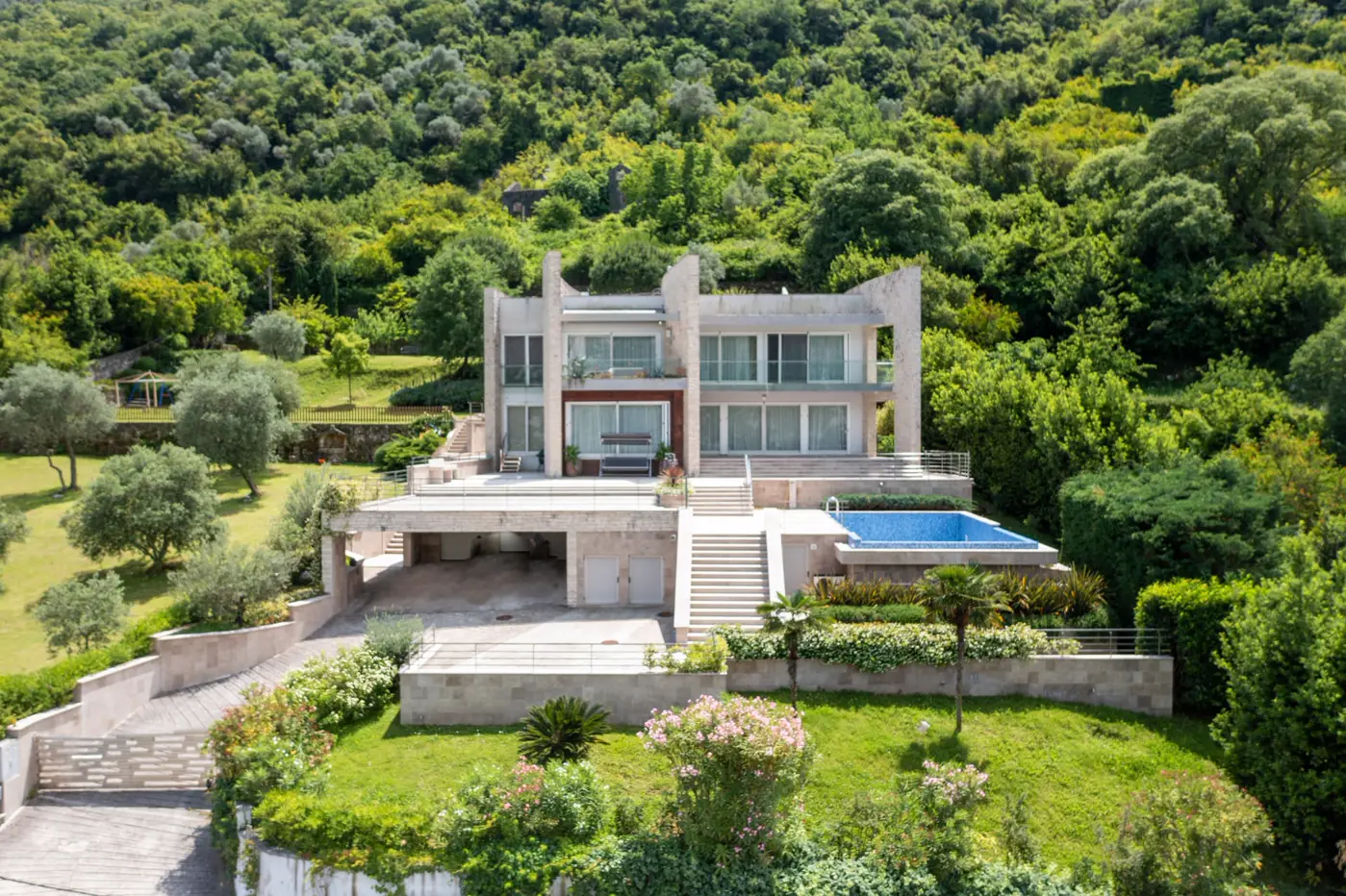 Villa Stoliv with a panoramic view of the sea, Kotor