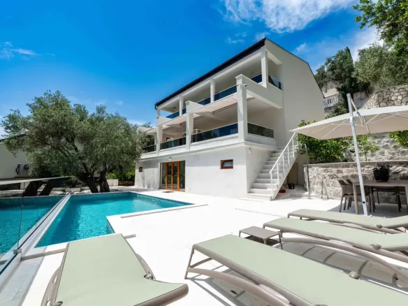 Modern villa with a pool, Rijeka Reževići, Budva
