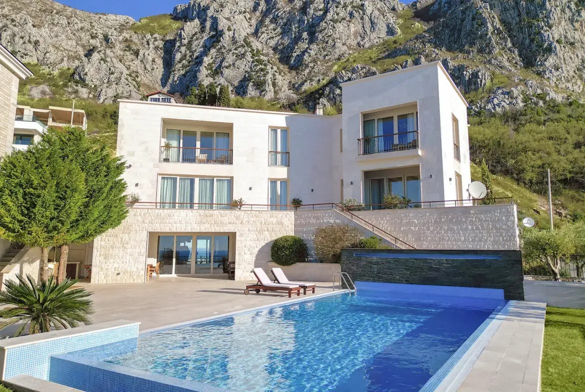 Villa with 4 bedrooms, swimming pool and open sea view, Blizikuce, Budva