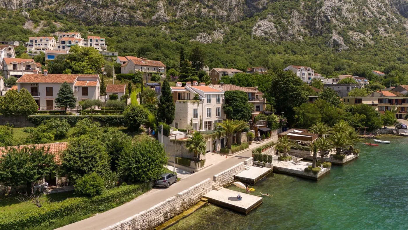 01-78 Villa Oasis, Dobrota, Kotor