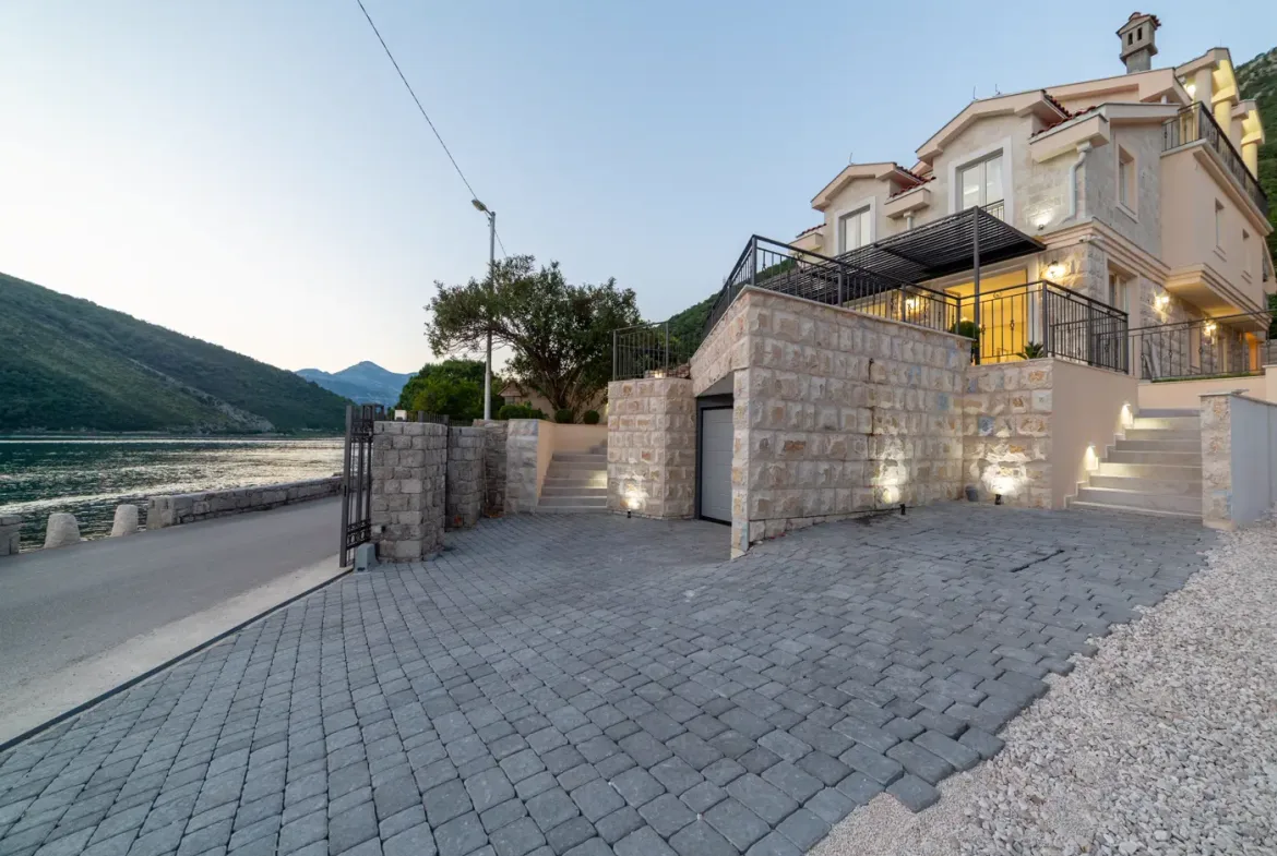 Three-story villa on the first line to the sea, available for rent, Lepetane, Tivat