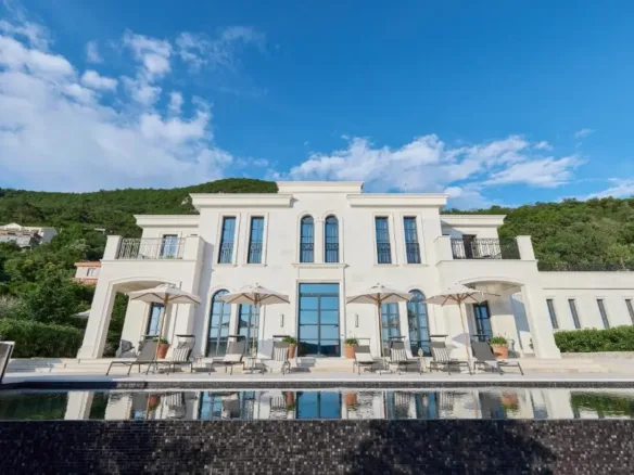 Exclusive complex of three villas with sea view, available for rent, Budva