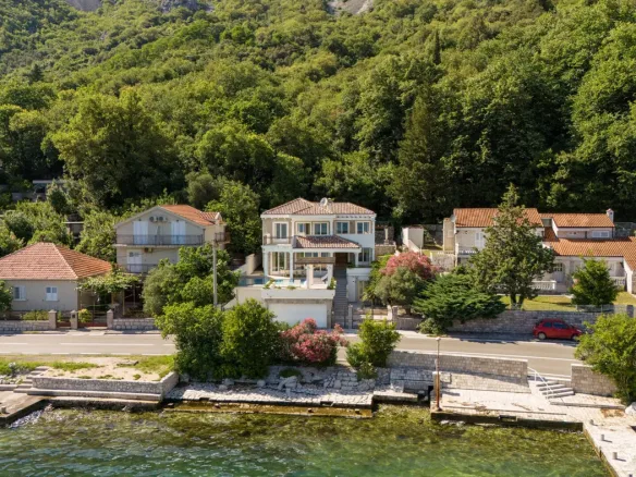 Modern villa on the first line to the sea, Strp, Kotor