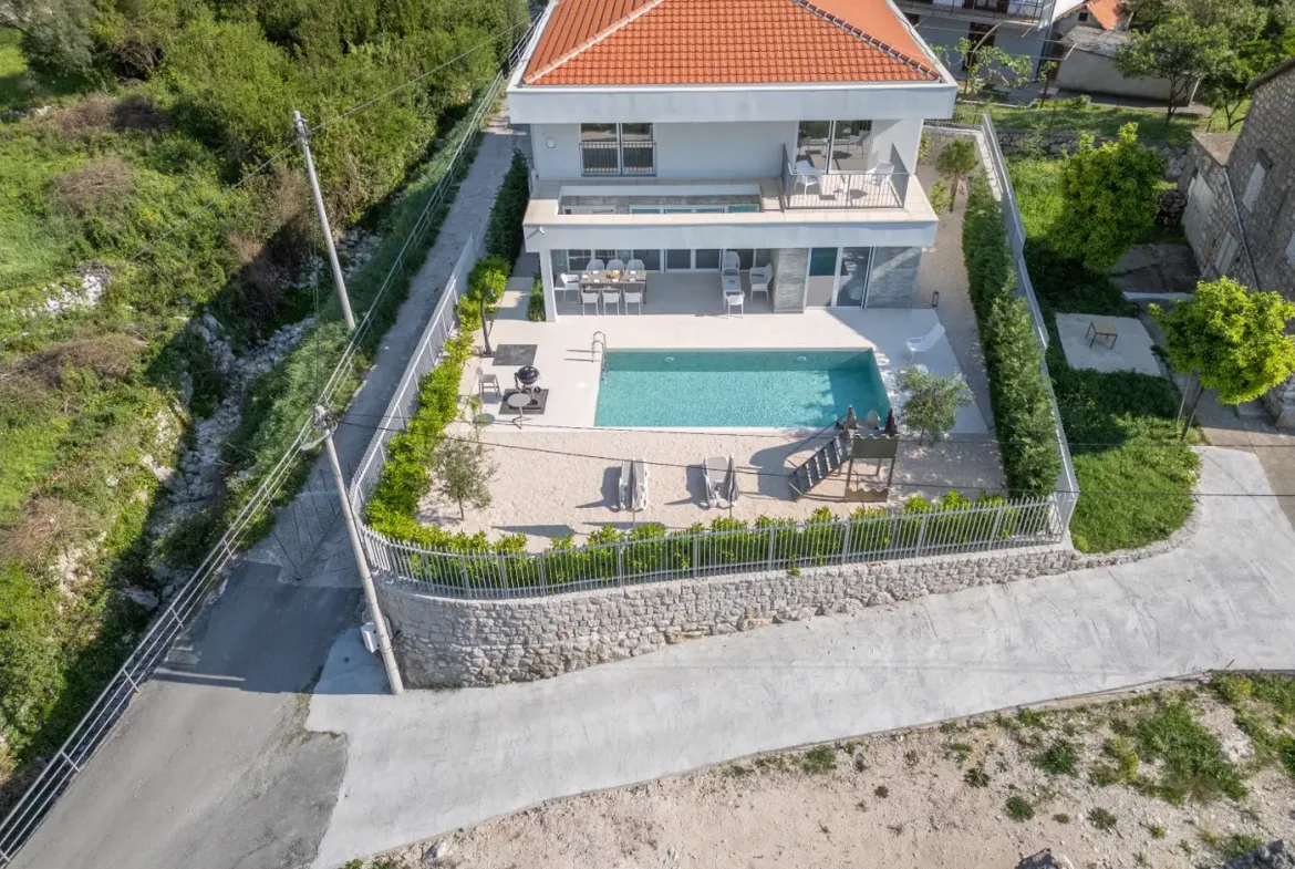 Family villa with pool and sea view, Orahovac, Kotor
