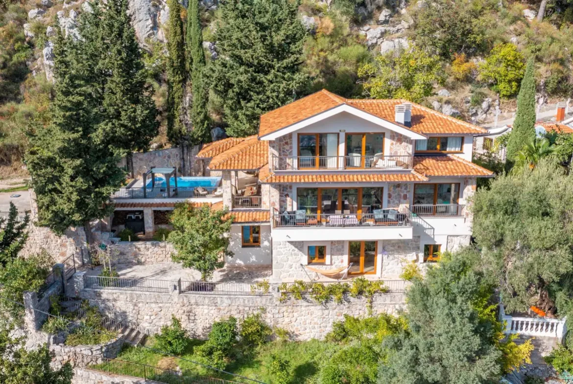 Stone villa with pool and panoramic sea view, Markovići, Budva