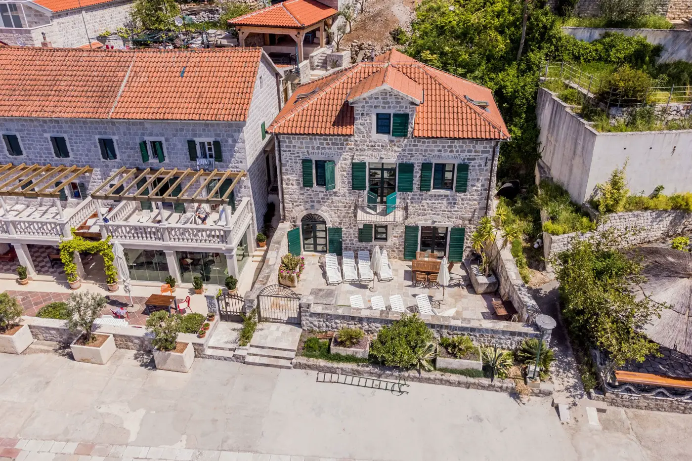 01-89 Historic stone villa Stara Posta, Rose, Herceg Novi
