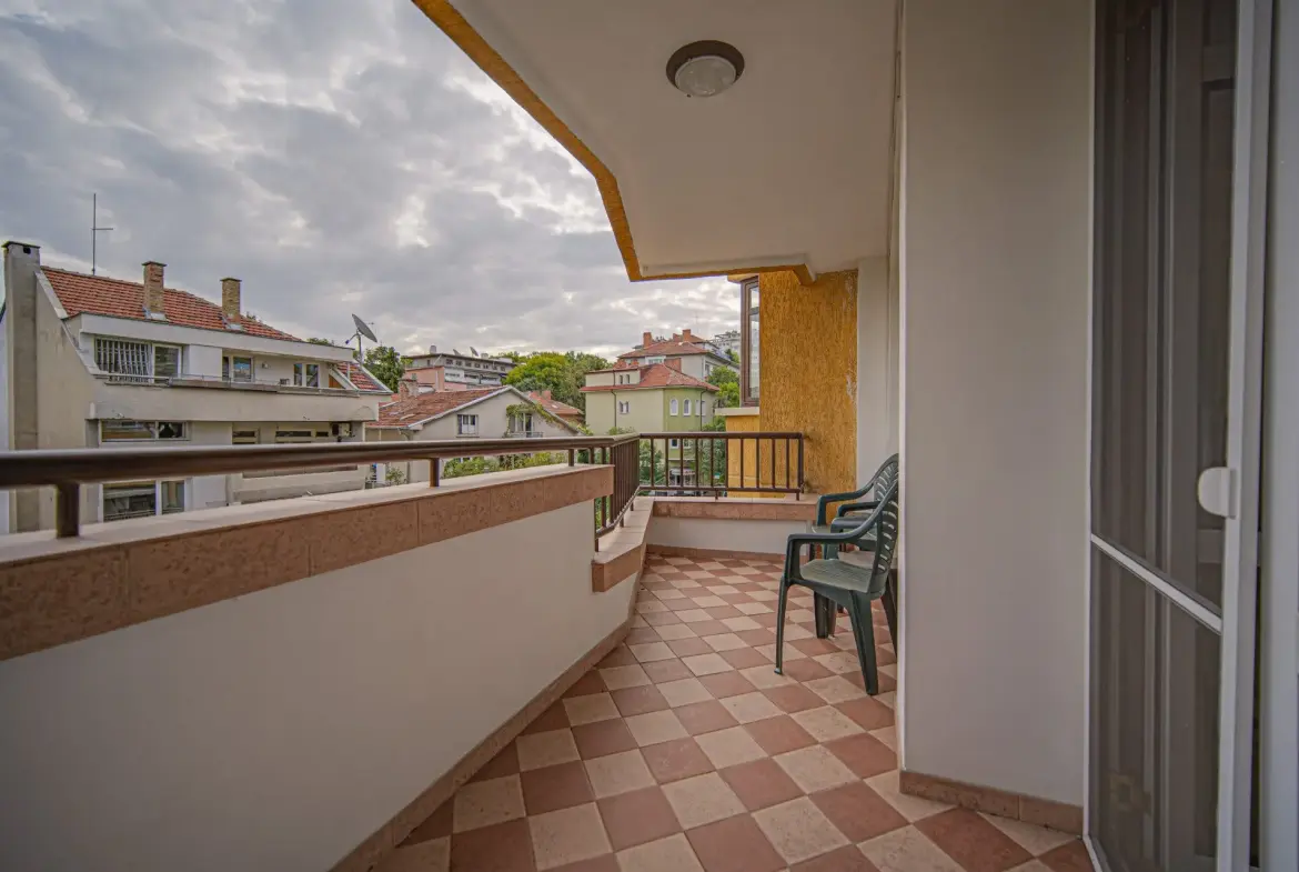 Spacious four-room apartment with panoramic views of Borisova Garden in the heart of Lozenets