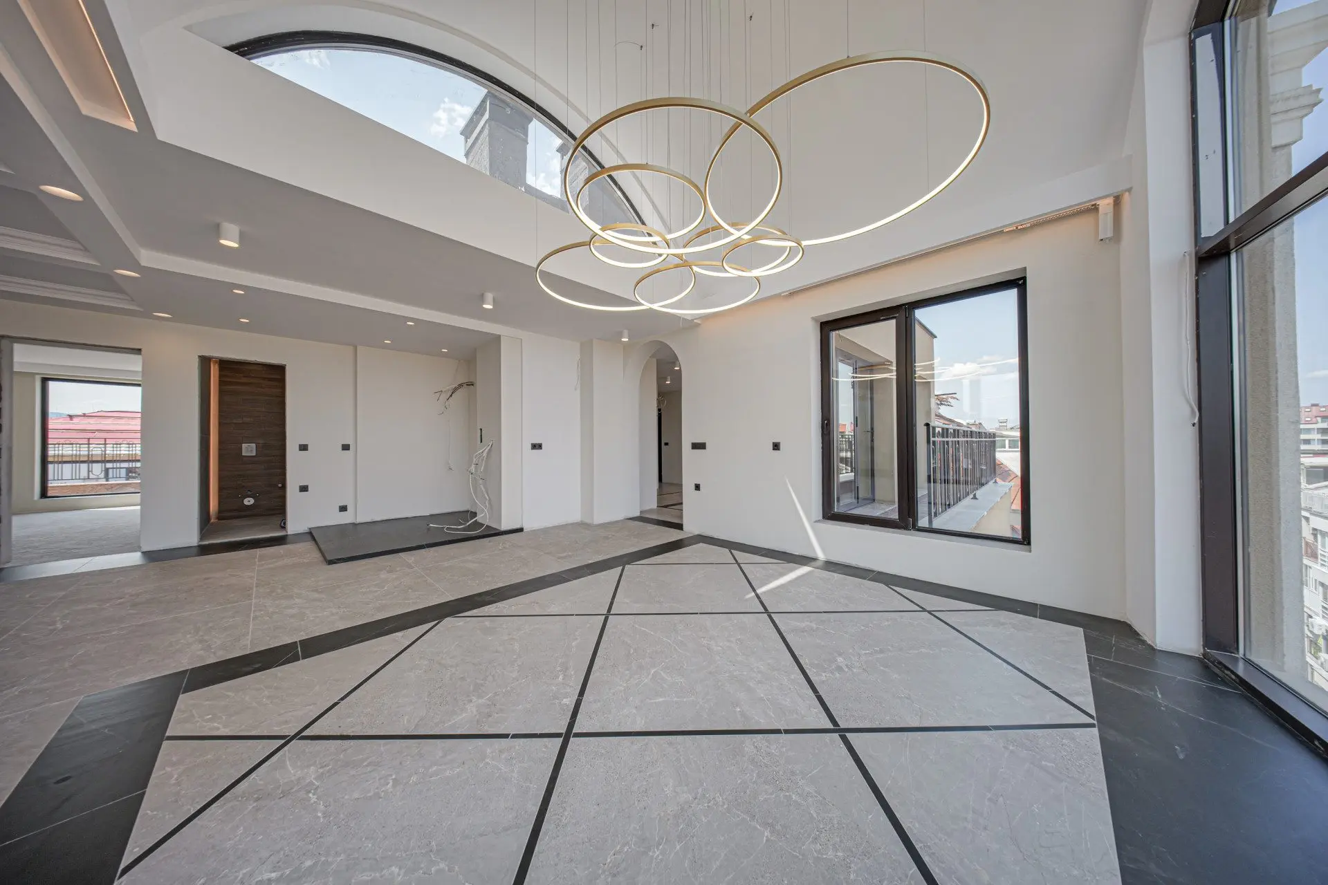 Spacious apartment with amazing views of the city in the Center for sale