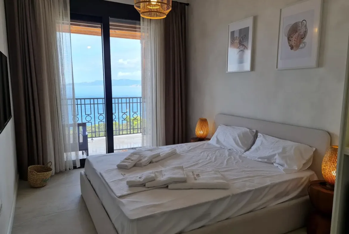 Three-story villa with pool and panoramic sea view, Skočiđevojka, Budva