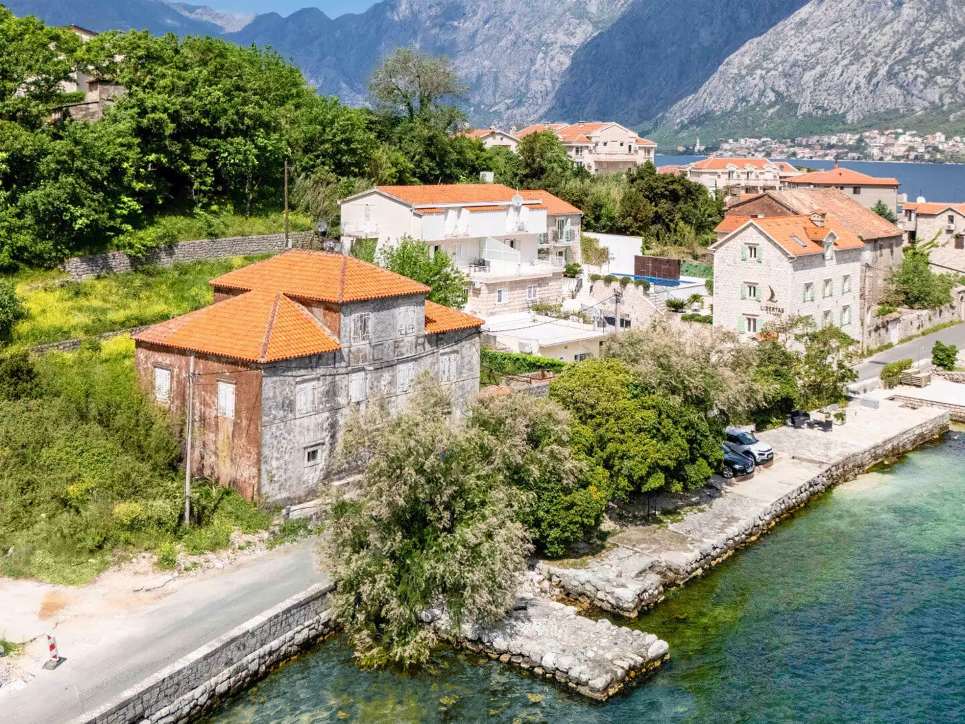 Stone palace for renovation on the first line to the sea, Prčanj