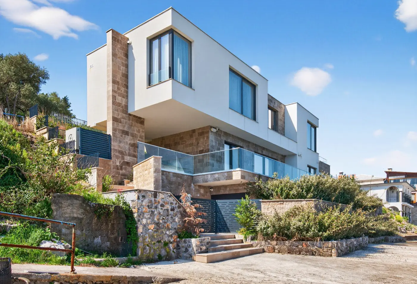 First-line seaside villa, Krašići