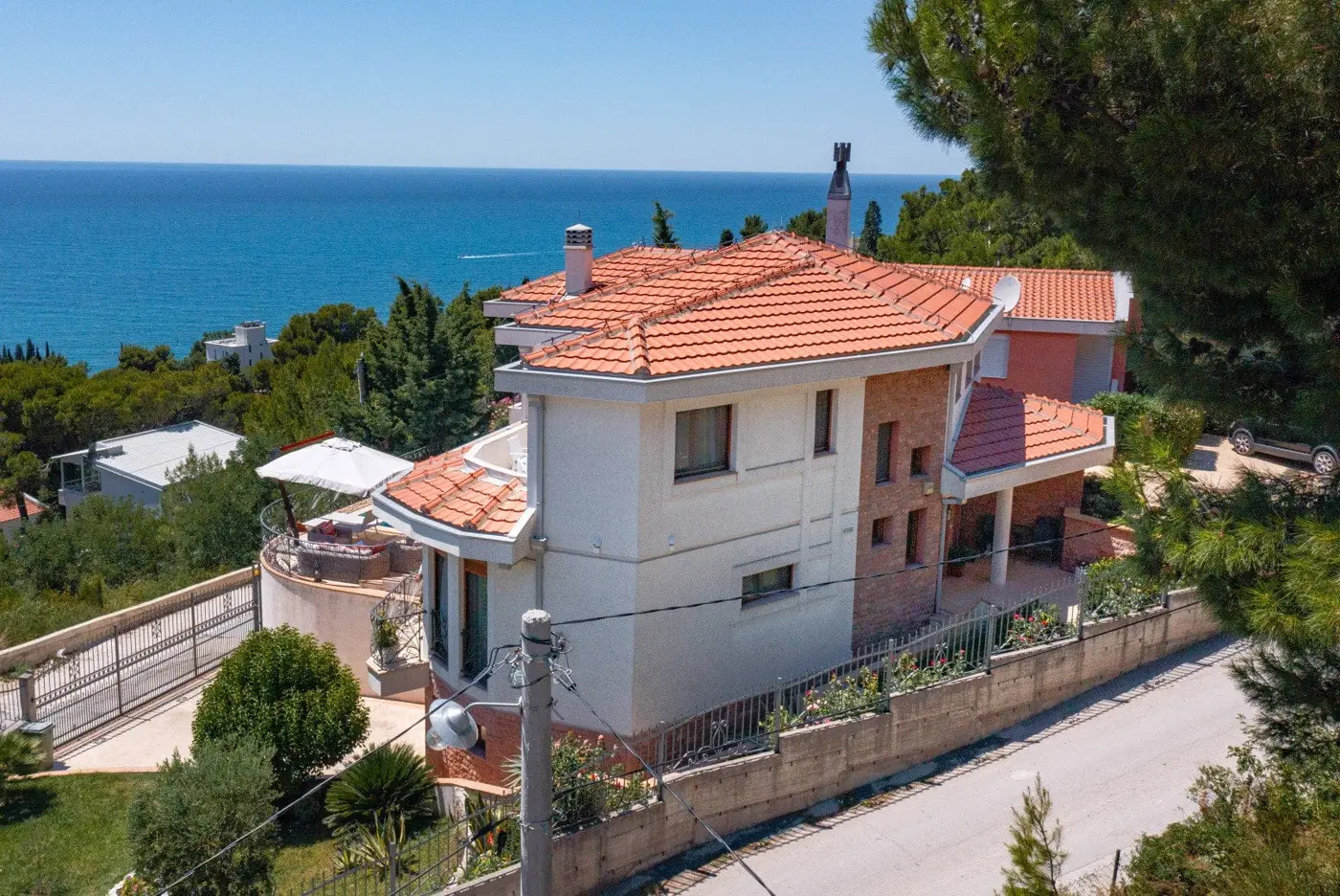 Villa with three apartments, Bar