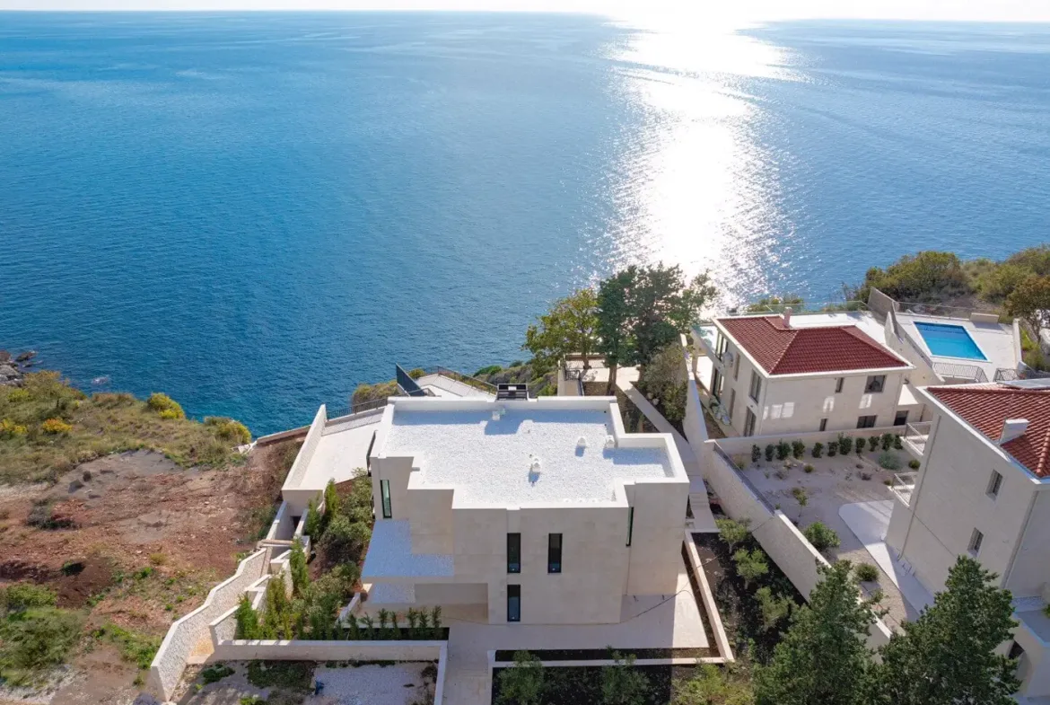 Villa on the cliff, Skočiđevojka, Budva