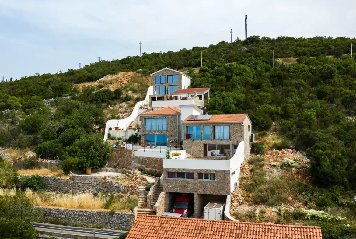 Estate of three villas with swimming pool, Klinci, Herceg Novi