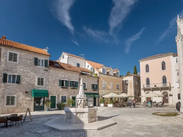 Stone house with two commercial buildings, Trg Belavista, Herceg Novi