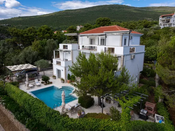 Villa with a panoramic view of the sea and Mamula, Žanjice, Herceg Novi