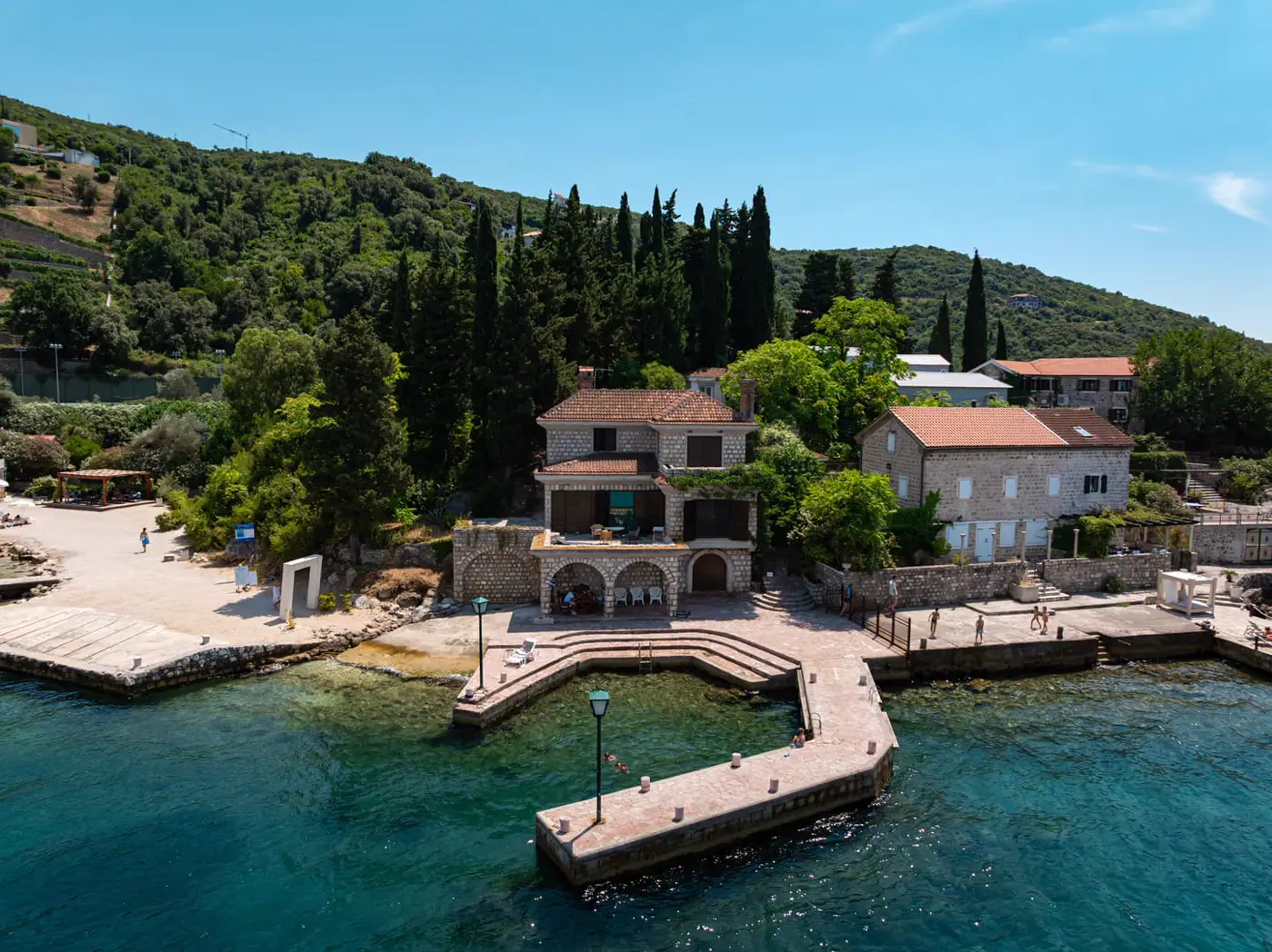 02-42 Authentic stone villa on the first line to the sea, Rose, Herceg Novi