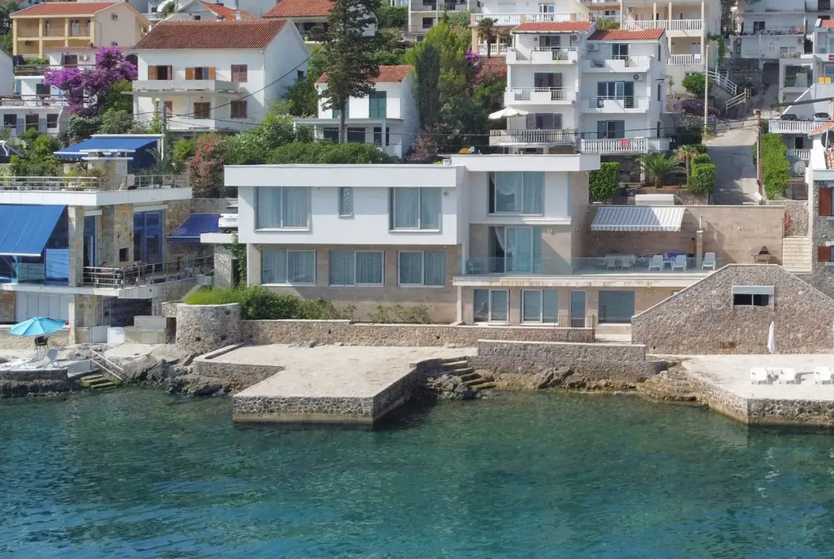 Villa on the first line to the sea, Krasici, Tivat