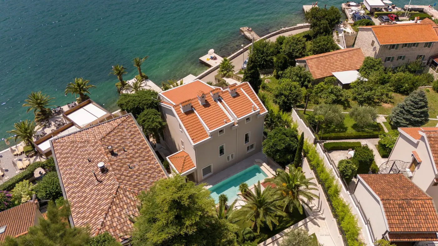 02-77 Villa Oasis, Dobrota, Kotor