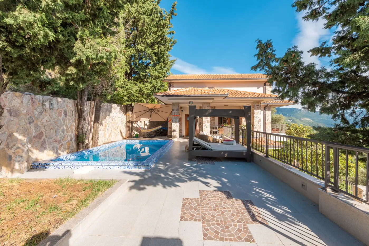 Stone villa with pool and panoramic sea view, Markovići, Budva