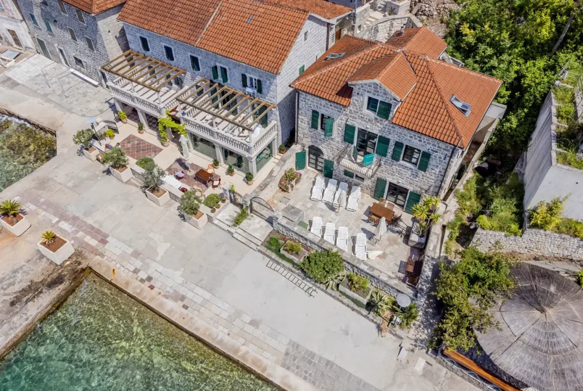 Historic stone villa Stara Posta, Rose, Herceg Novi