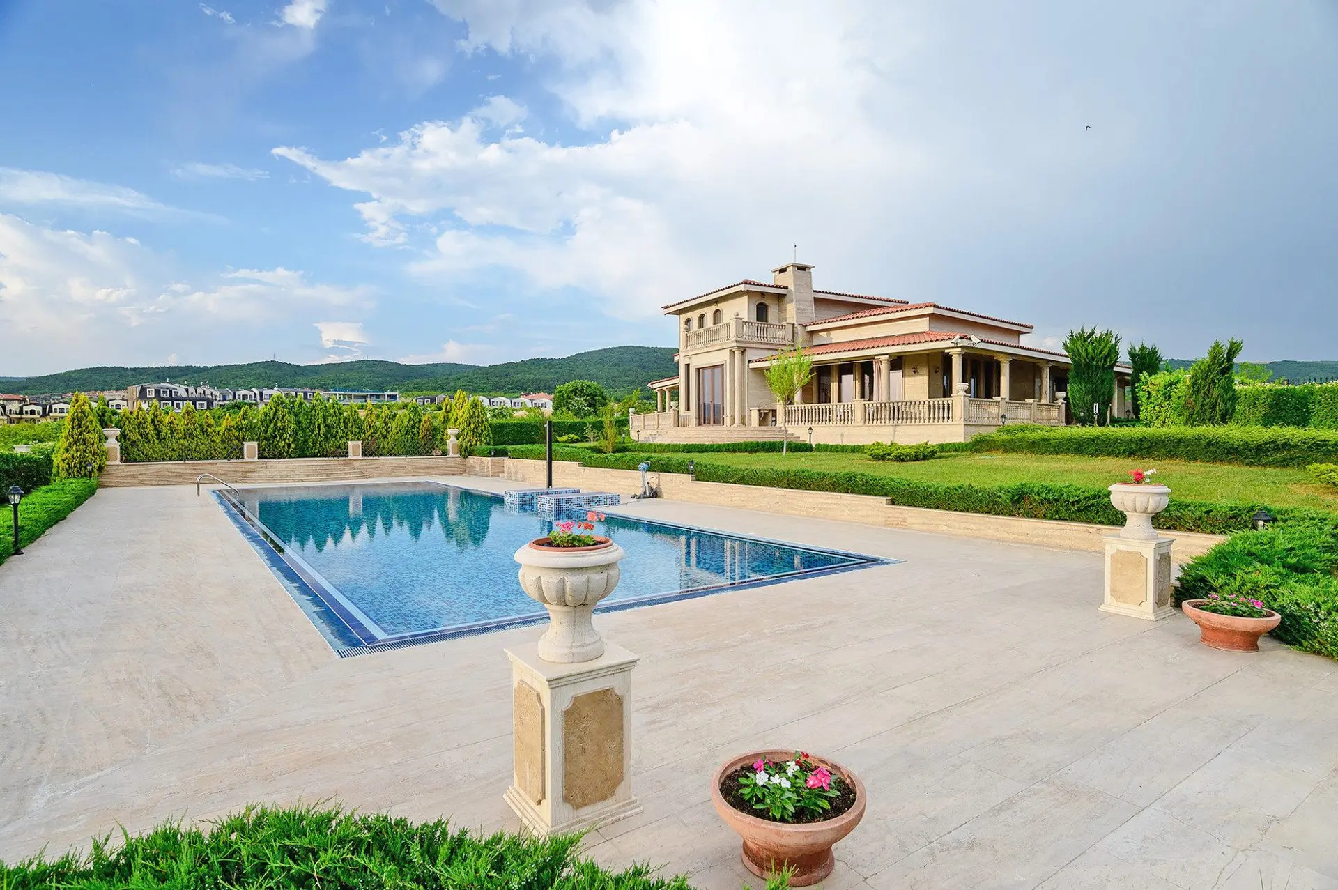 02743039b7eb3202a071ab39ff44db0d An exclusive residence with a pool near the Sunny Beach resort