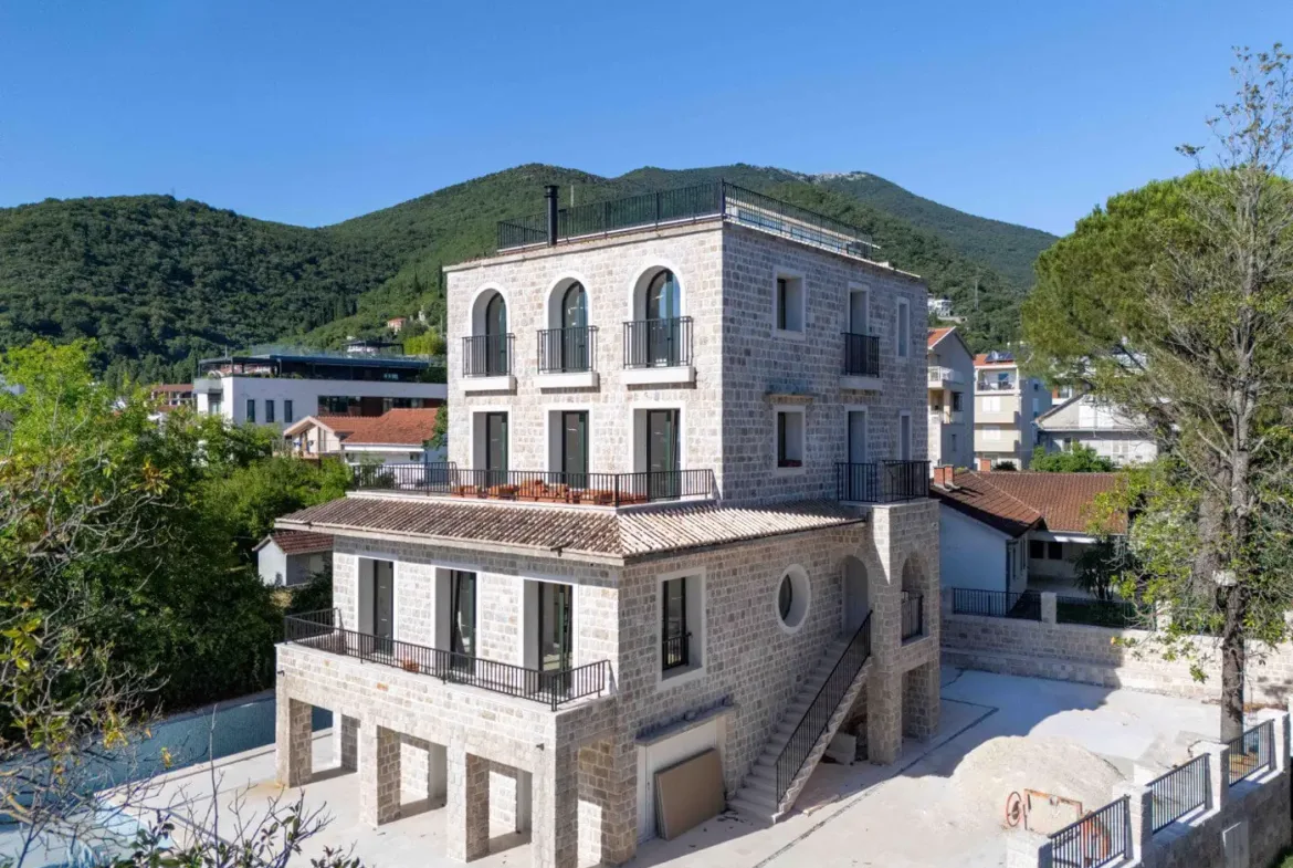 Stone villa in the second row to the sea, Donja Lastva