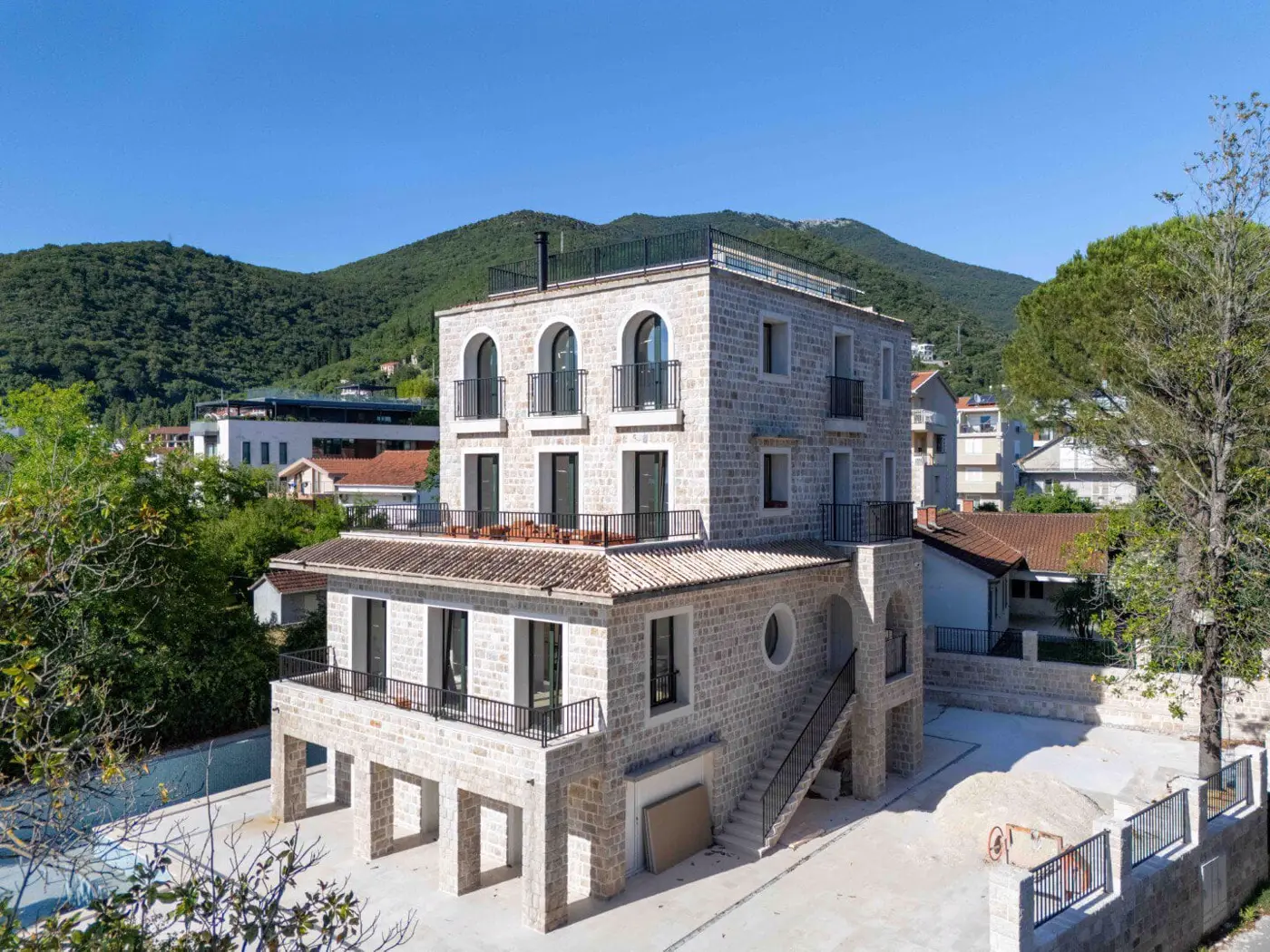 03-10 Stone villa in the second row to the sea, Donja Lastva