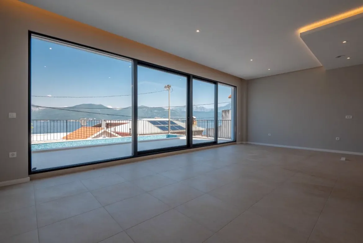 Newly built villa with pool and sea view, Krašići, Tivat