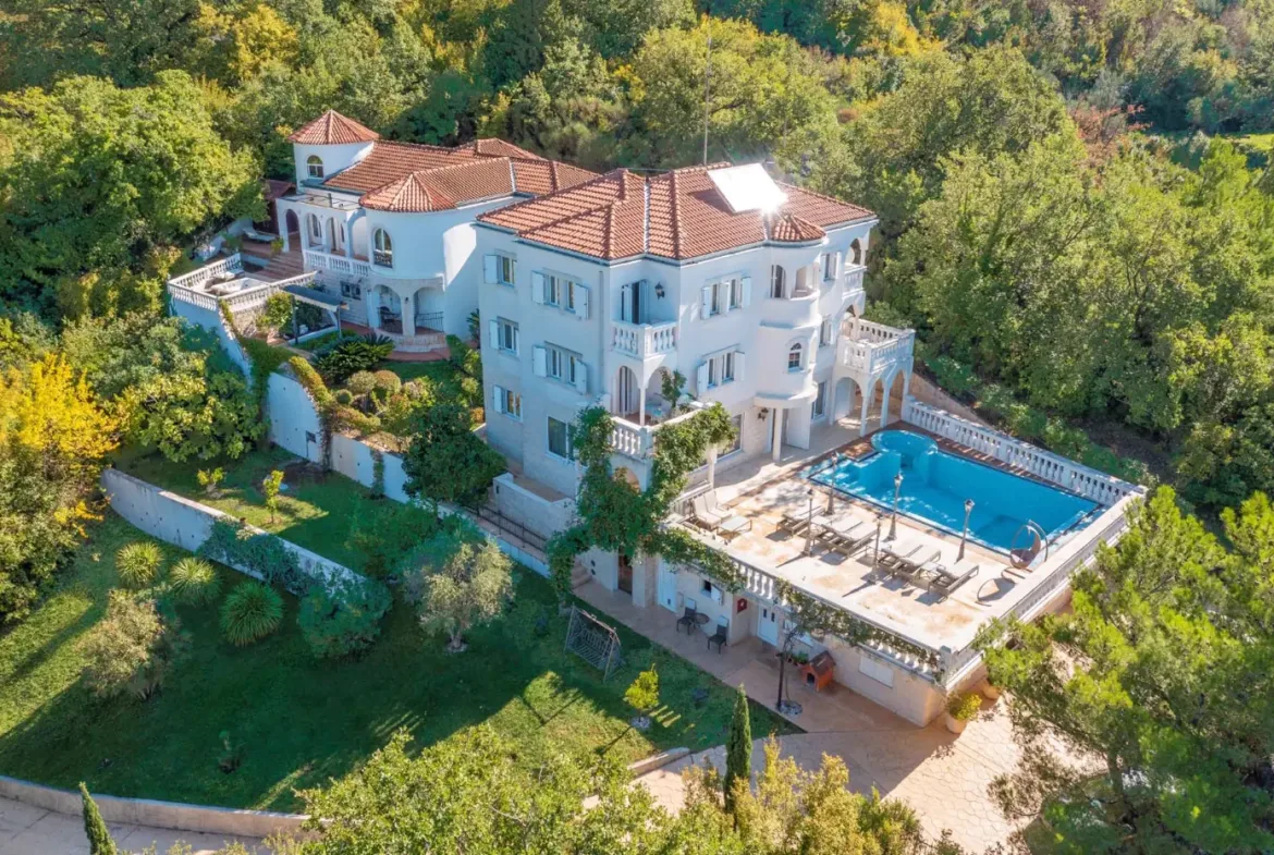 A complex of two villas in an elite location, Miločer, Budva