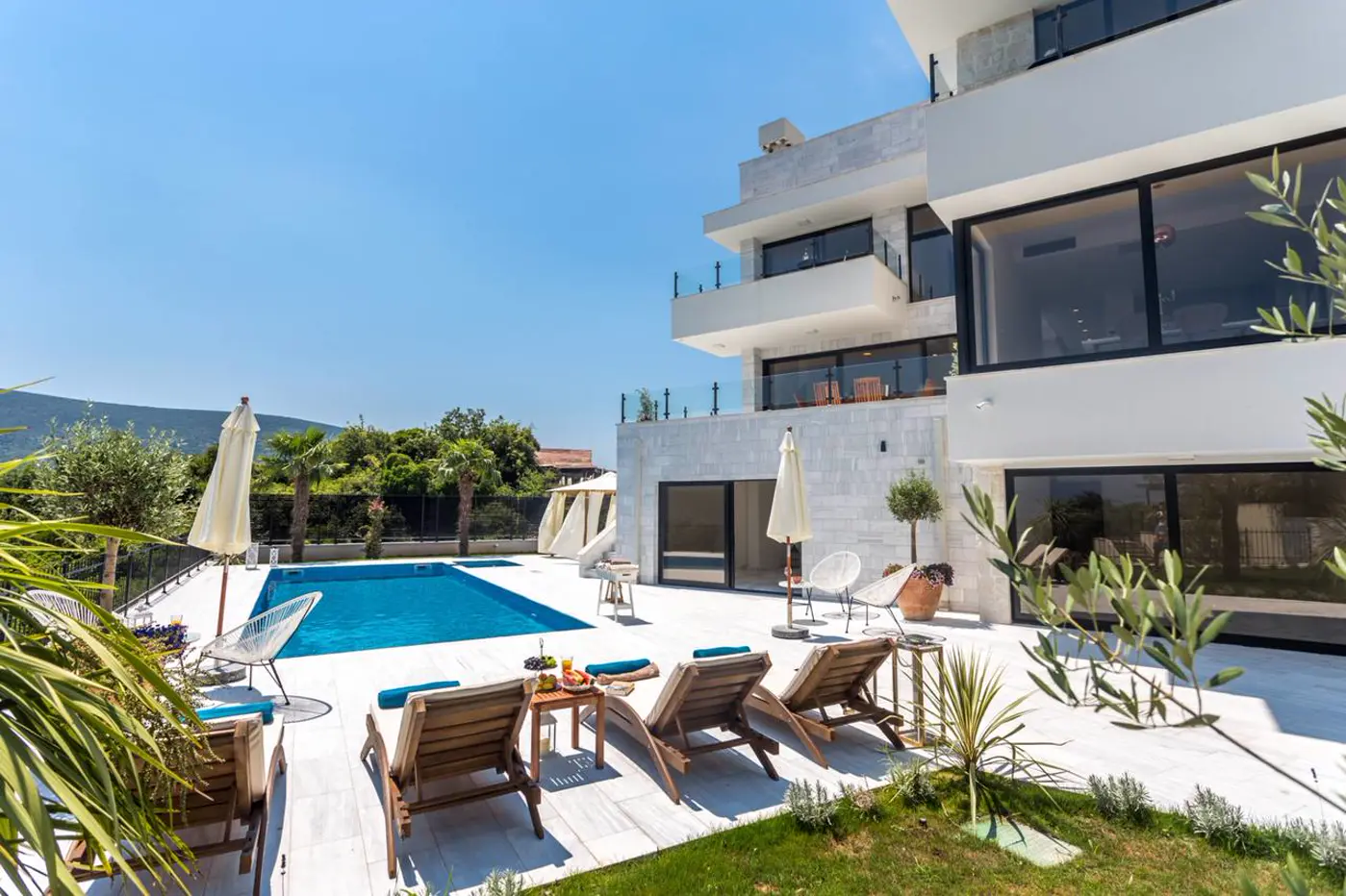 Modern villa with a swimming pool and sea view, Đenovići, Herceg Novi