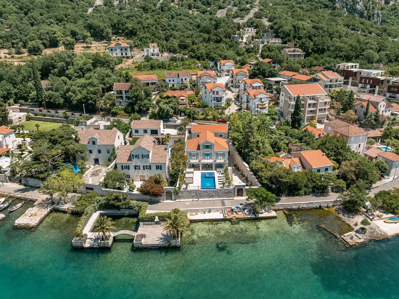 03-27 Stone villa on the first line to the sea, Ljuta, Kotor