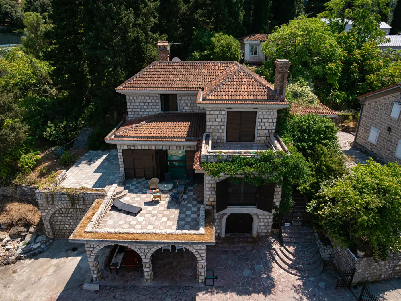 03-43 Authentic stone villa on the first line to the sea, Rose, Herceg Novi