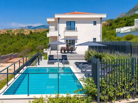 New furnished villa with pool, Reževići, Budva