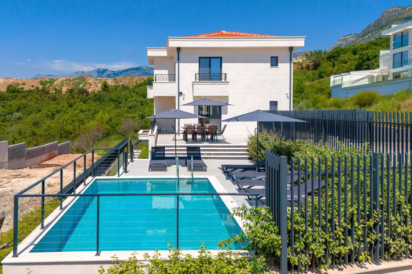 03-47 New furnished villa with pool, Reževići, Budva