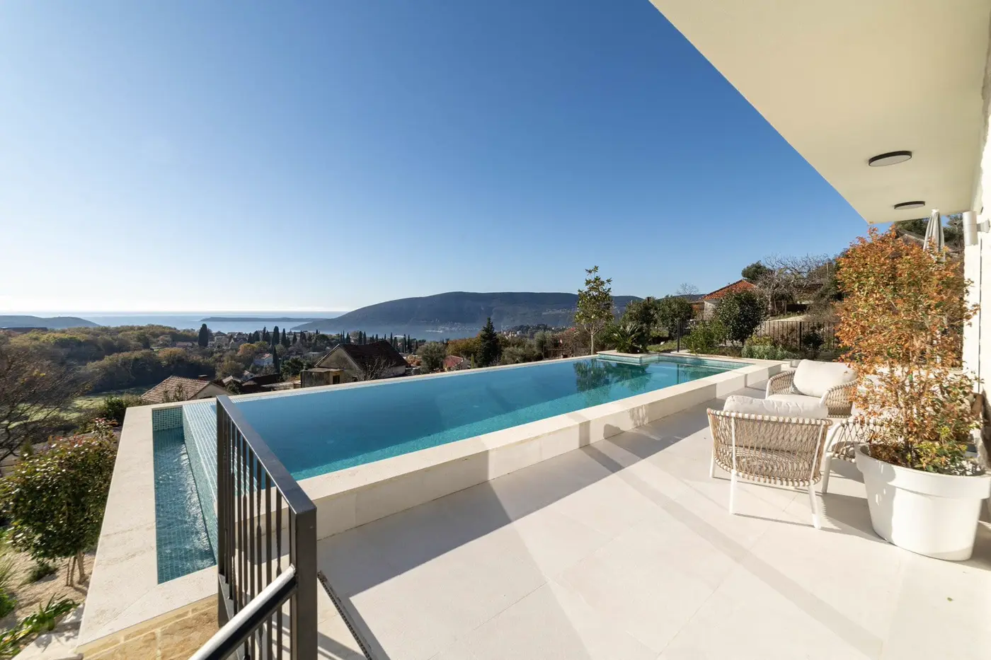 Modern four-room villa with pool and panoramic sea view, Podi, Herceg Novi