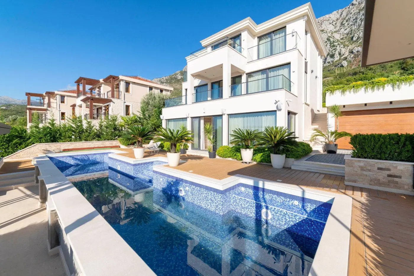 Exclusive villa in Blizikuće, Budva