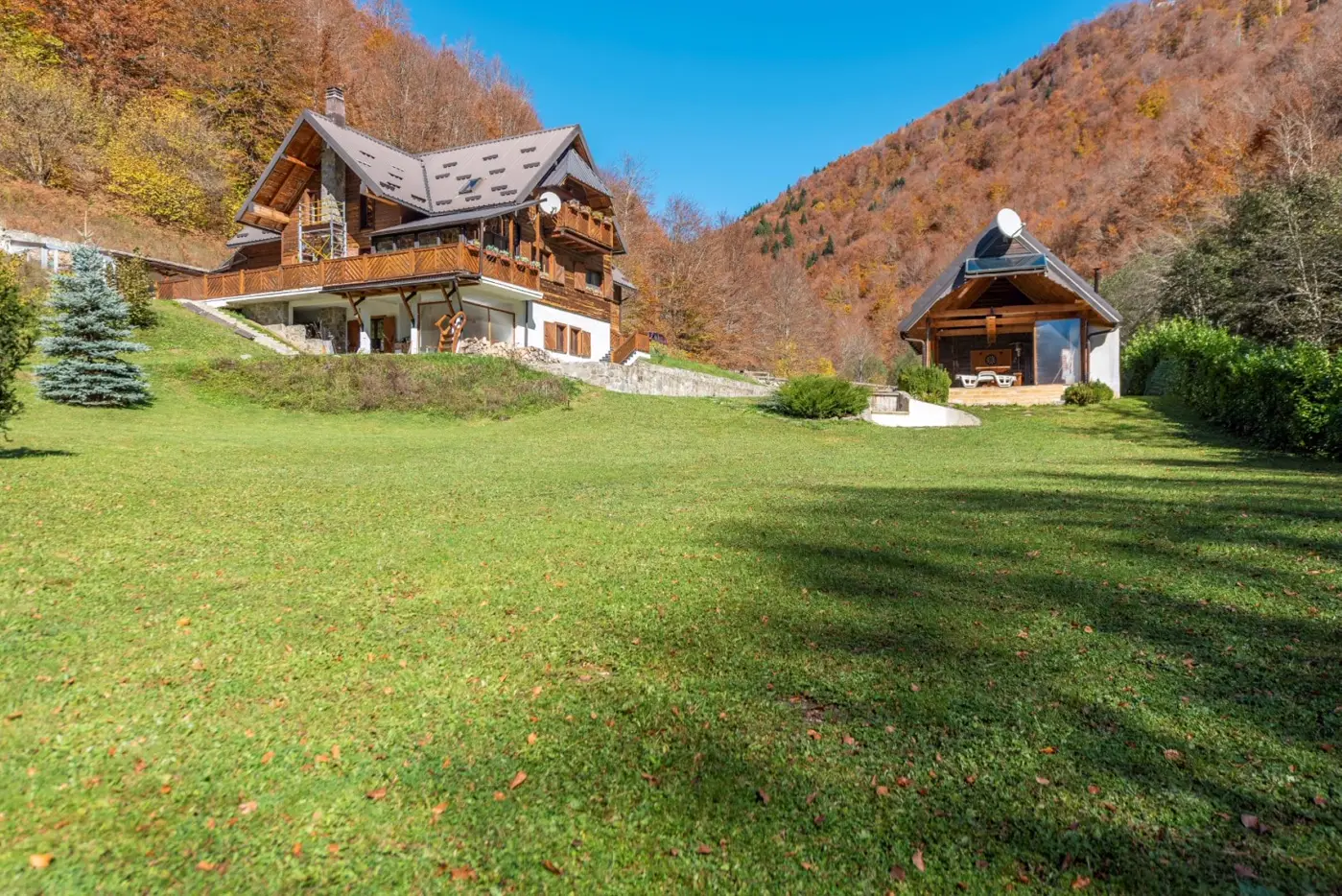 Mountain property with two houses, Opasanica, Podgorica