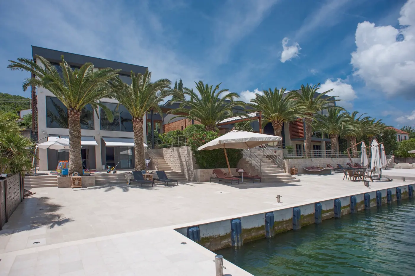 Luxurious complex of villas with a private pontoon, Đuraševići, Tivat
