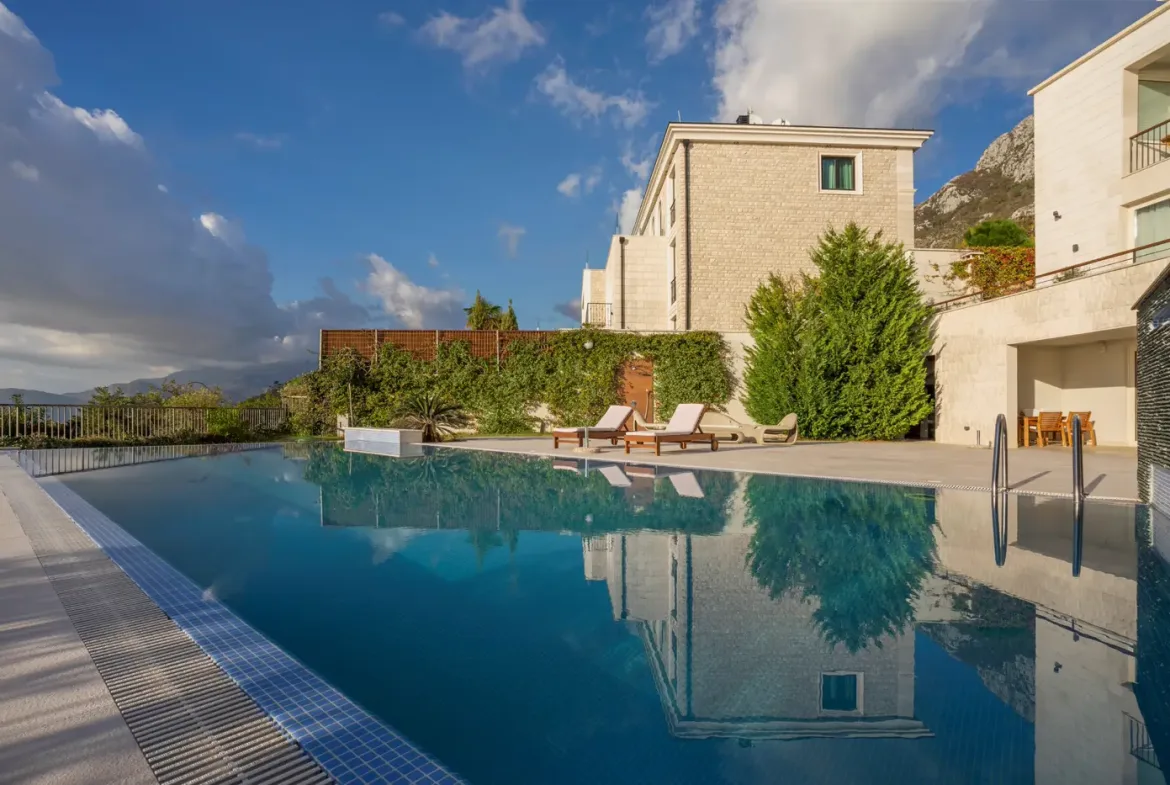 Villa with 4 bedrooms, swimming pool and open sea view, Blizikuce, Budva