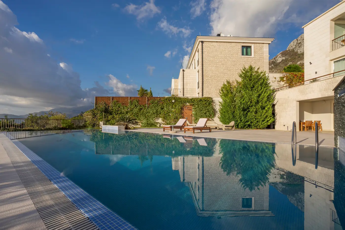 Villa with 4 bedrooms, swimming pool and open sea view, Blizikuce, Budva