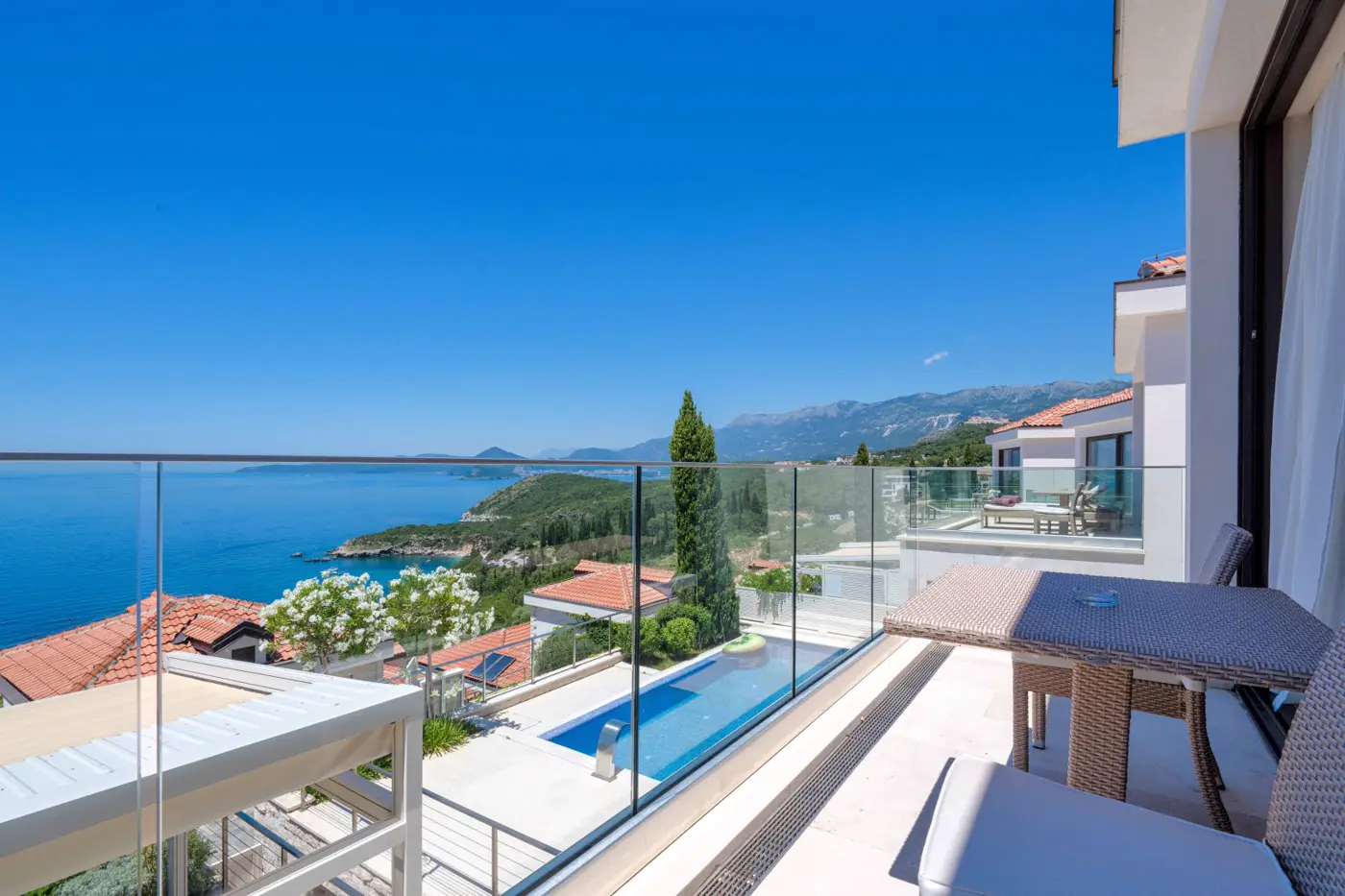 Luxury villa near the sea, Drobni Pijesak, Budva