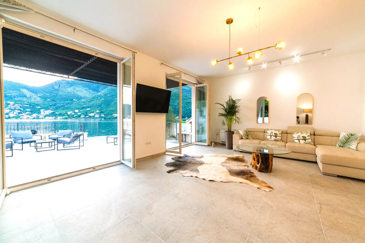 Three-story villa on the first line to the sea, available for rent, Lepetane, Tivat