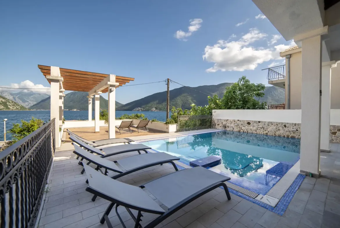 Modern villa on the first line to the sea, Strp, Kotor