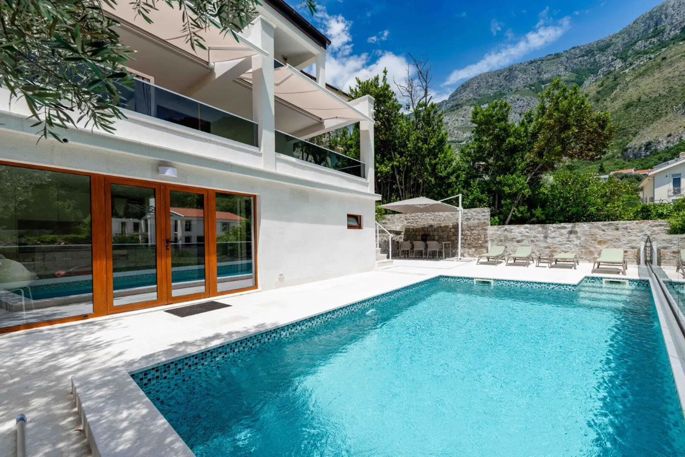 Modern villa with a pool, Rijeka Reževići, Budva